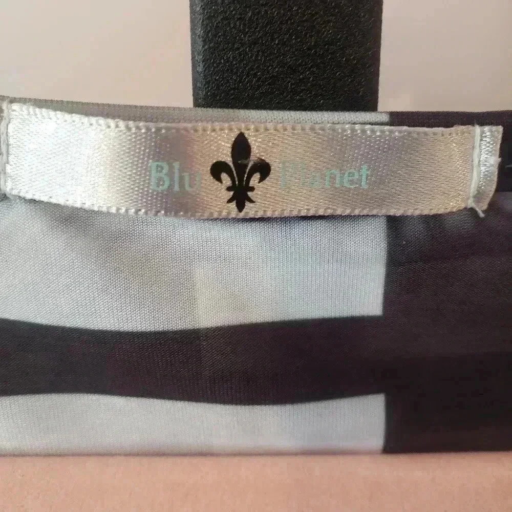 Blu Planet Face Top - Picture 4 of 5